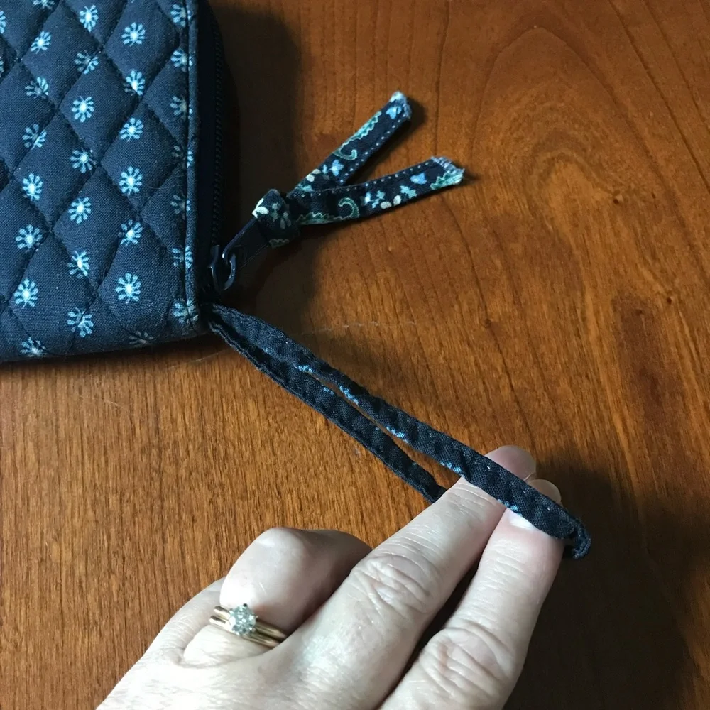 VERA BRADLEY Zip Around Wallet in Seaport Navy Pattern
